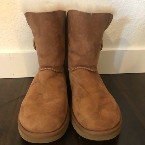 UGG Bailey Button Boot - Picture 2 of 8